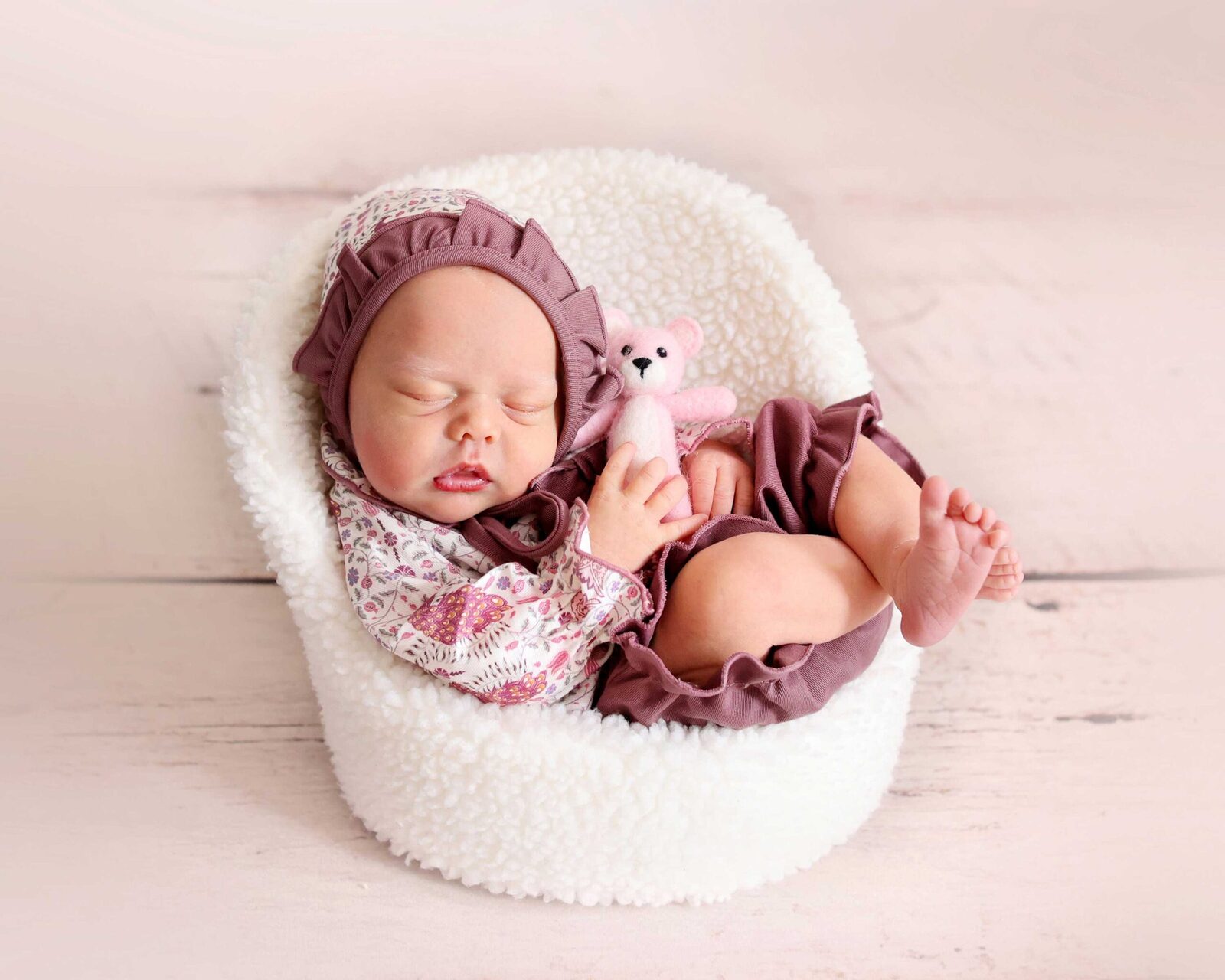 newborn baby girl 11 days web